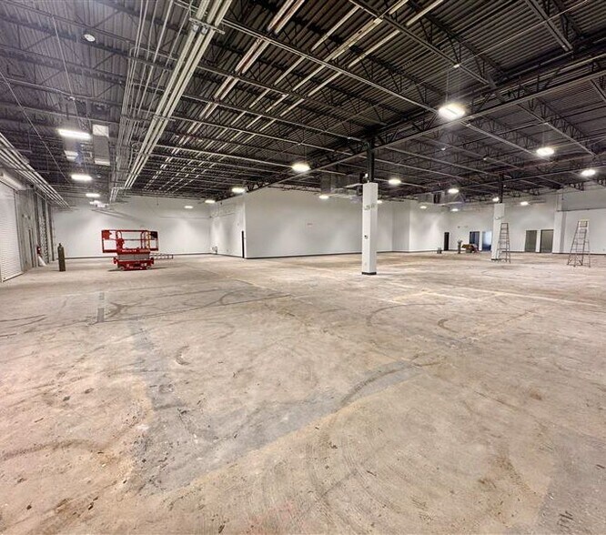 More Photos Of 4400 140th Ave N, Clearwater Unknown For Lease