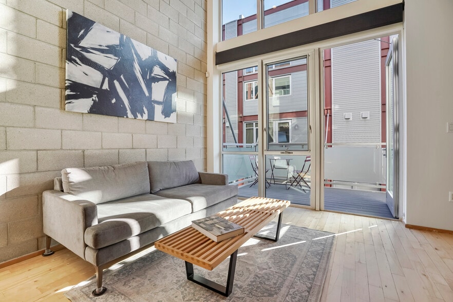 More Photos Of 3450 Cahuenga Blvd W, Los Angeles Office Residential For Lease