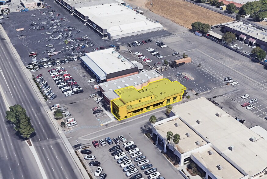 More Photos Of 5262 N Blackstone Ave, Fresno Flex For Lease