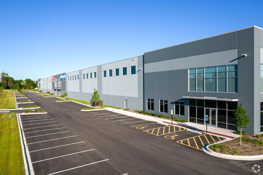 Primary Photo Of 1 E North Ave, Glendale Heights Warehouse For Lease