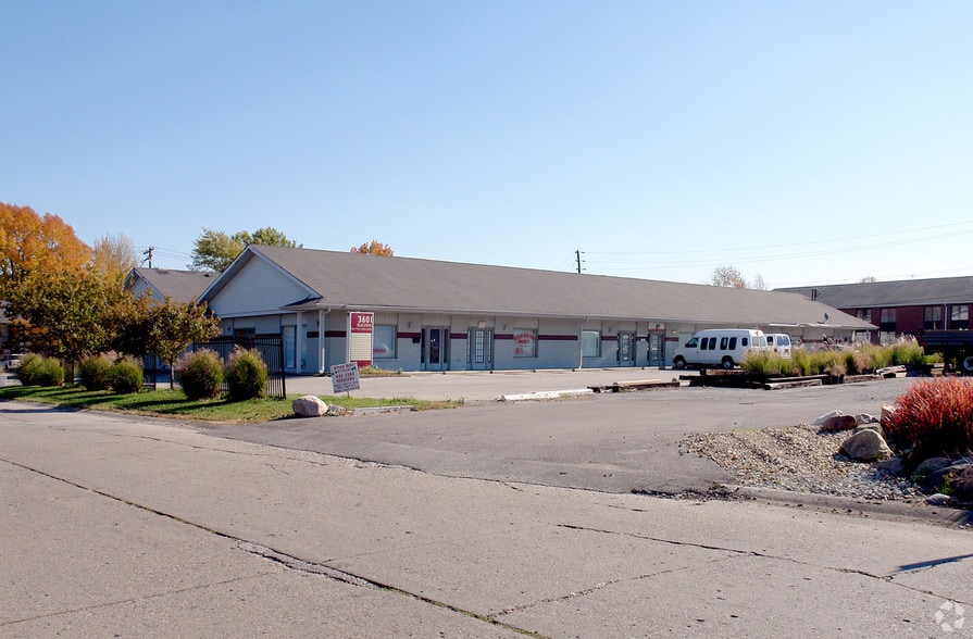 Primary Photo Of 7061 Twin Oaks Dr, Indianapolis Medical For Lease