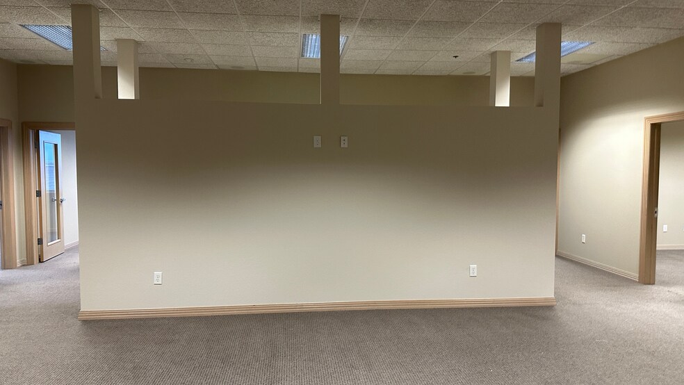 More Photos Of 3051 Progress Way, Kaukauna Coworking Space