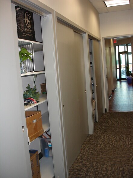 More Photos Of 2700 National Dr, Onalaska Office For Lease