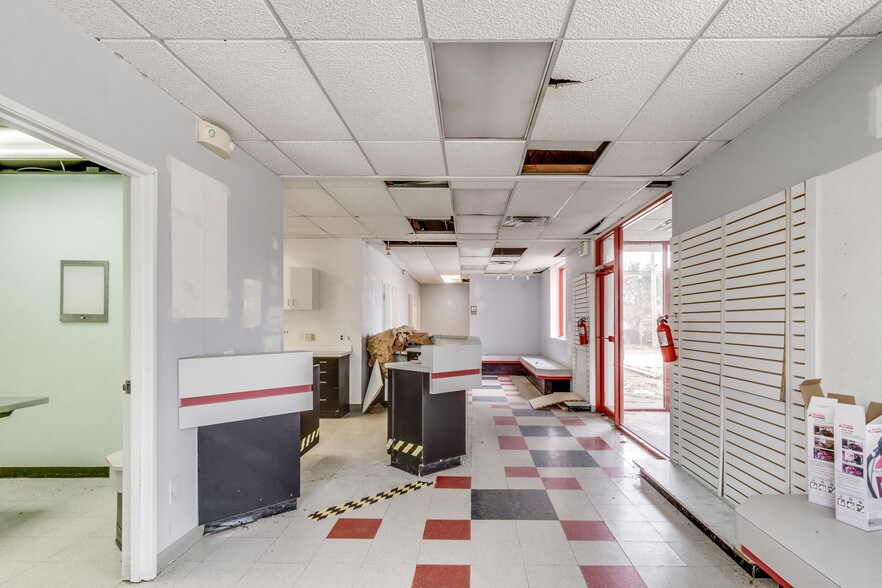 More Photos Of 5410 Allen Rd, Allen Park Medical For Sale