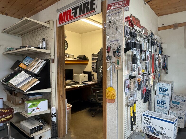 More Photos Of 101 E 4th St, Newell General Retail For Sale