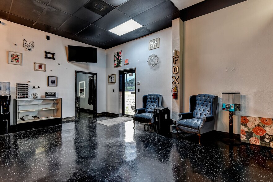 More Photos Of 4006 Texoma Pky, Denison General Retail For Sale