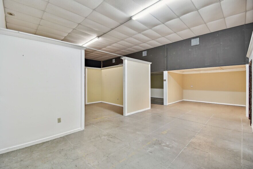 More Photos Of 1956 Kingsley Ave, Orange Park General Retail For Lease