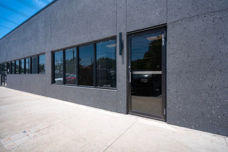 More Photos Of 8637 Fredericksburg Rd, San Antonio Storefront Retail Office For Lease