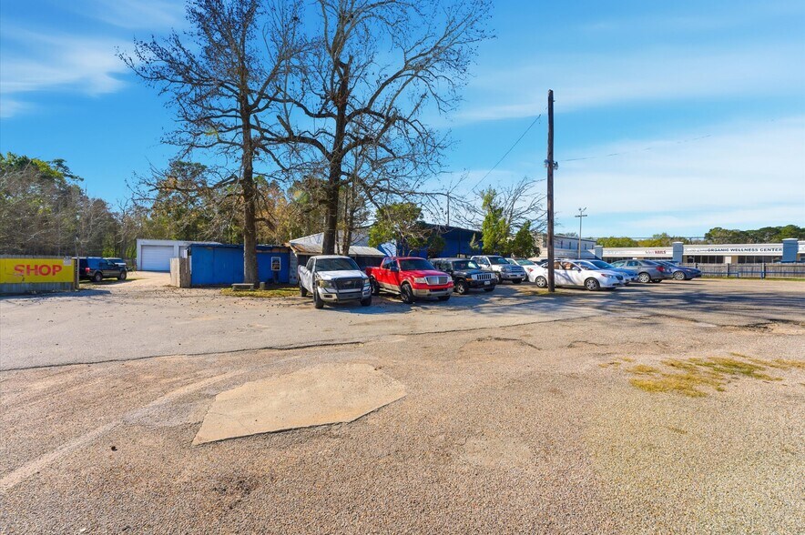 More Photos Of 15831 Highway 105 W, Montgomery Light Manufacturing For Sale