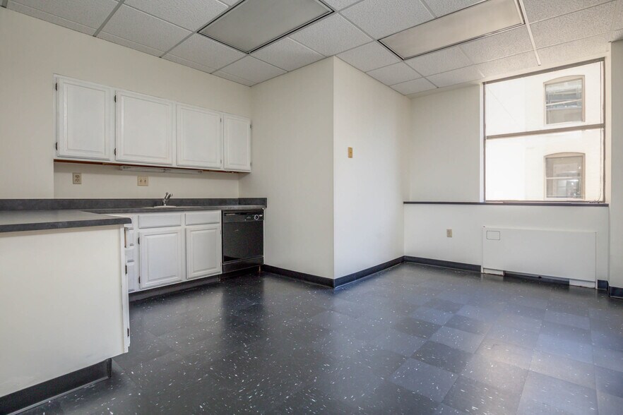 More Photos Of 900-914 Olive St, Saint Louis Office Residential For Lease