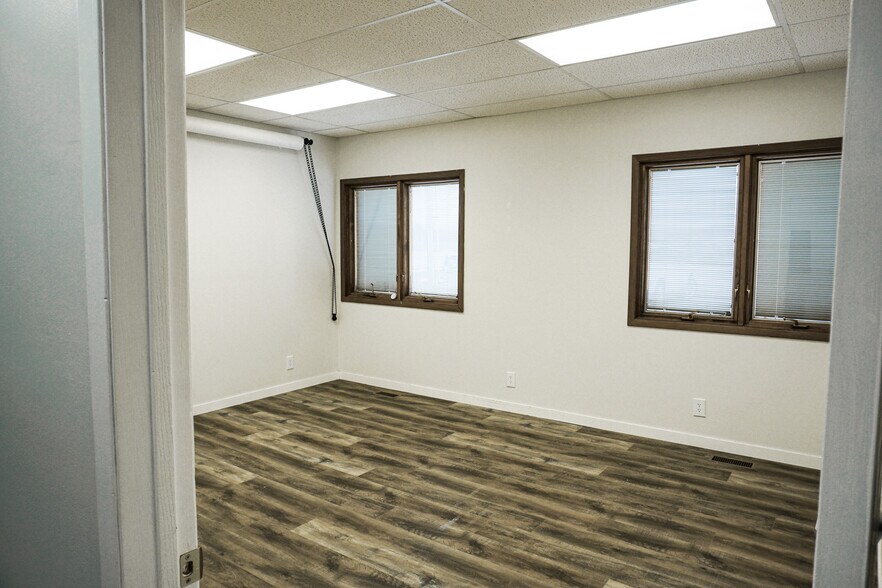 More Photos Of 1800 Woodfield Dr, Savoy Office For Lease