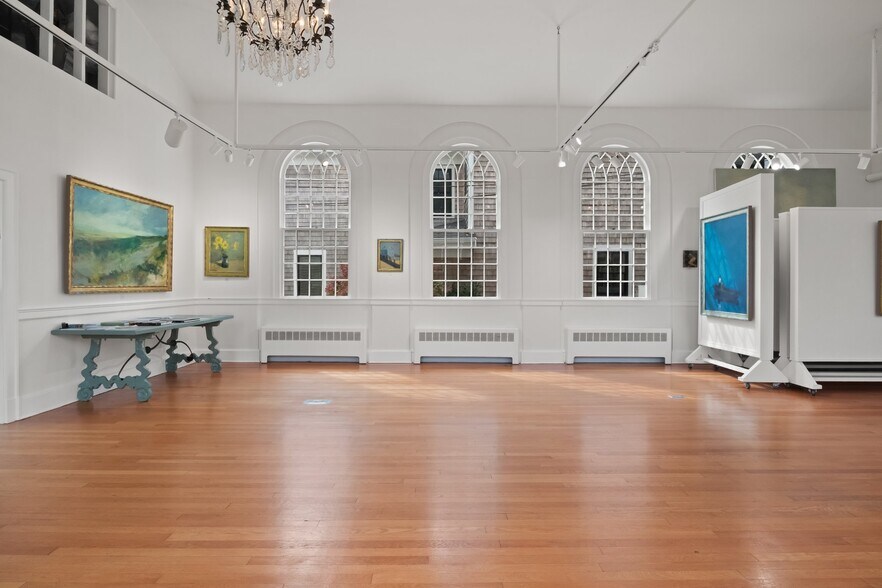 More Photos Of 418 Commercial St, Provincetown Storefront Retail Residential For Sale
