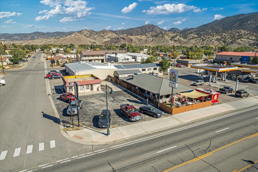 More Photos Of 1002 E Rainbow Blvd, Salida Office For Sale
