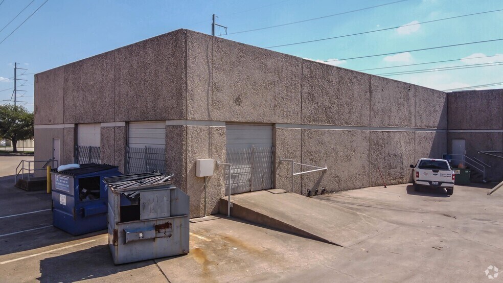 More Photos Of 3137 Irving Blvd, Dallas Unknown For Lease