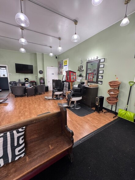 More Photos Of 1828-1832 E 35th St, Minneapolis Storefront For Lease