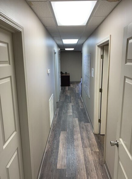 More Photos Of 3575 Trotter Dr, Alpharetta Warehouse For Lease