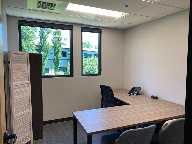 More Photos Of 400 SW Bond St, Bend Office For Lease