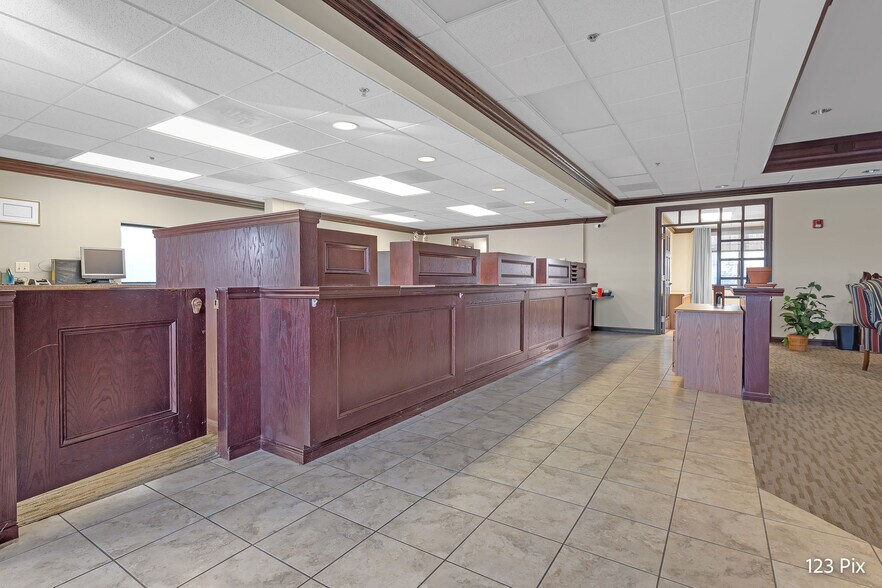 More Photos Of 41412 N Route 83, Antioch Office For Sale