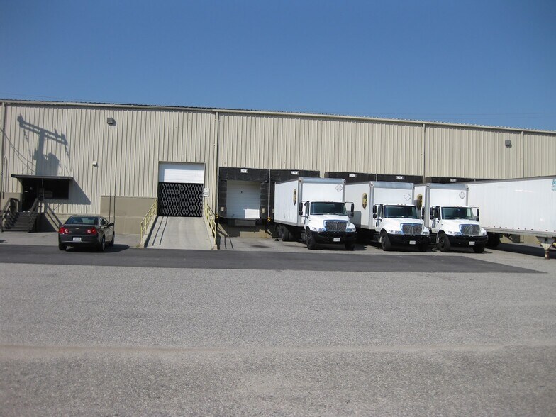 More Photos Of 3574 Argonne Ave, Norfolk Warehouse For Lease
