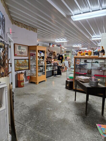 More Photos Of 4414 N Baltimore St, Kirksville Storefront For Sale