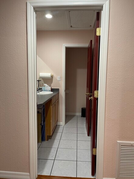 More Photos Of 415 Montgomery Rd, Altamonte Springs Office Residential For Lease