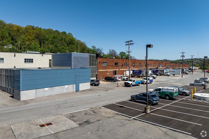 More Photos Of 286-300 Corliss St, Pittsburgh Warehouse For Lease