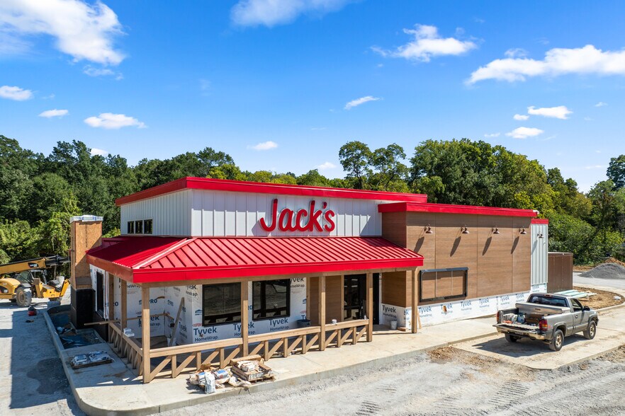 More Photos Of 1412 Jerry Clower Blvd, Yazoo City General Retail For Sale
