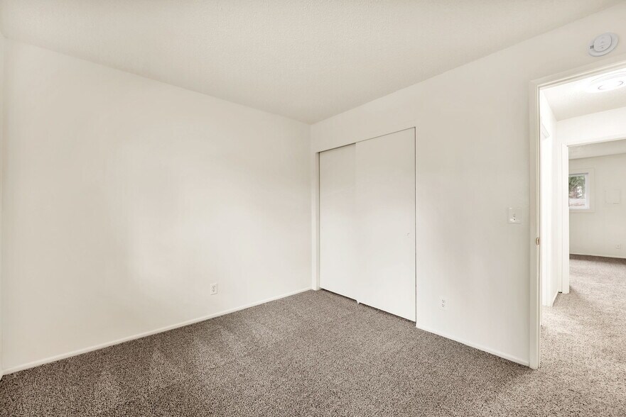 More Photos Of 16300-16400 E Burnside St, Gresham Apartments For Sale