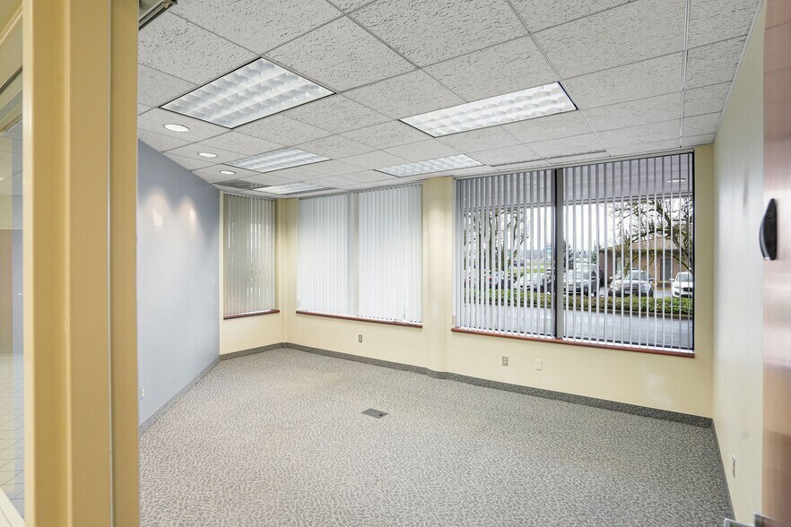 More Photos Of 2965 Ryan Dr SE, Salem Medical For Sale