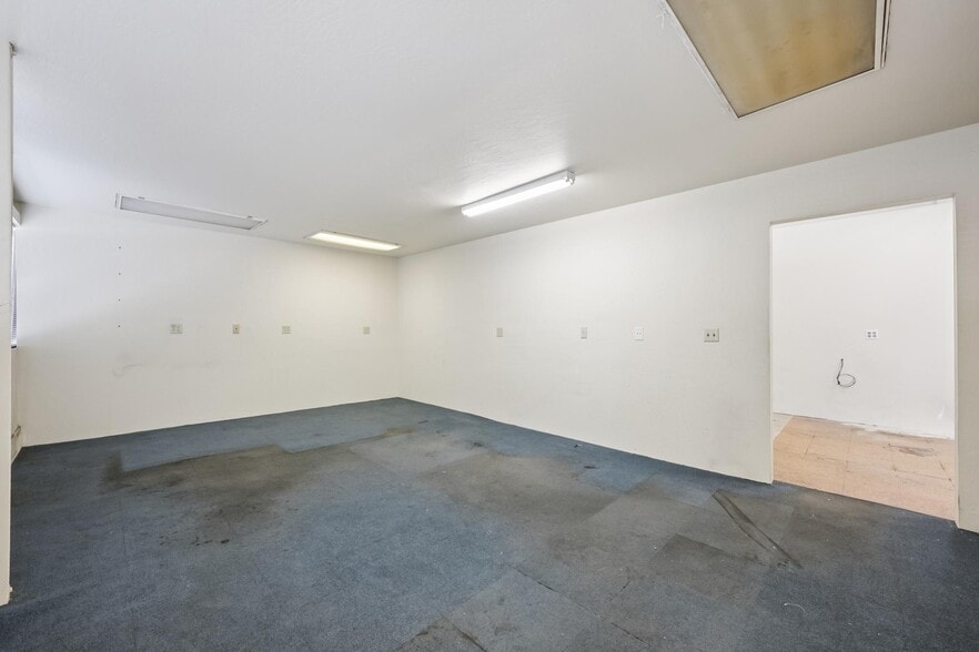 More Photos Of 700 10th Ave, San Francisco General Retail For Sale