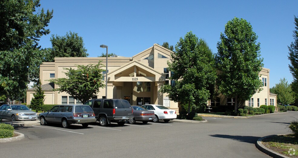 More Photos Of 1125 Darlene Ln, Eugene Medical For Sale