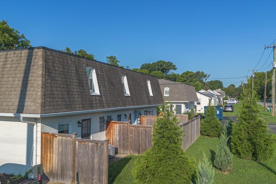 More Photos Of 324 Walton Ferry Rd, Hendersonville Apartments For Sale