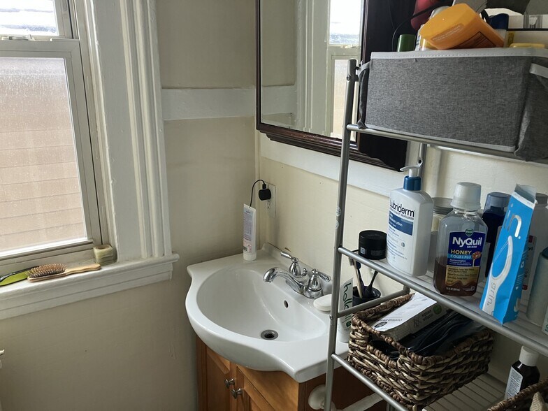 More Photos Of 42 Rowley St, Rochester Apartments For Sale