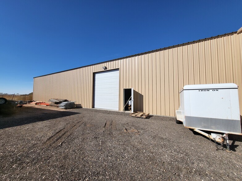 More Photos Of 2500 Climer Cir, Amarillo Warehouse For Lease