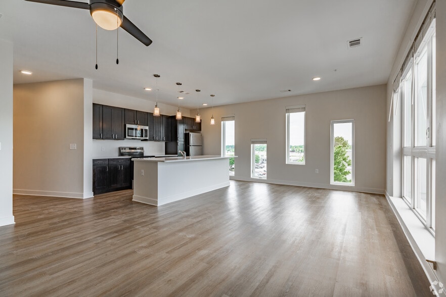 More Photos Of 300 S Hollywood St, Memphis Apartments For Sale