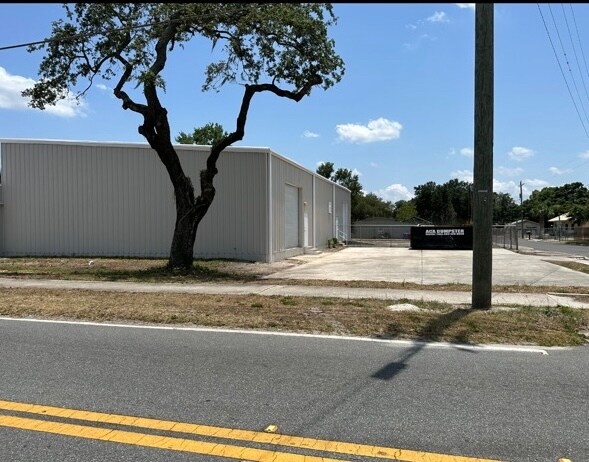 More Photos Of 1604 Olive St, Lakeland Warehouse For Sale