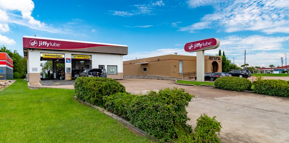 Primary Photo Of 3314 Palmer Hwy, Texas City Auto Repair For Sale