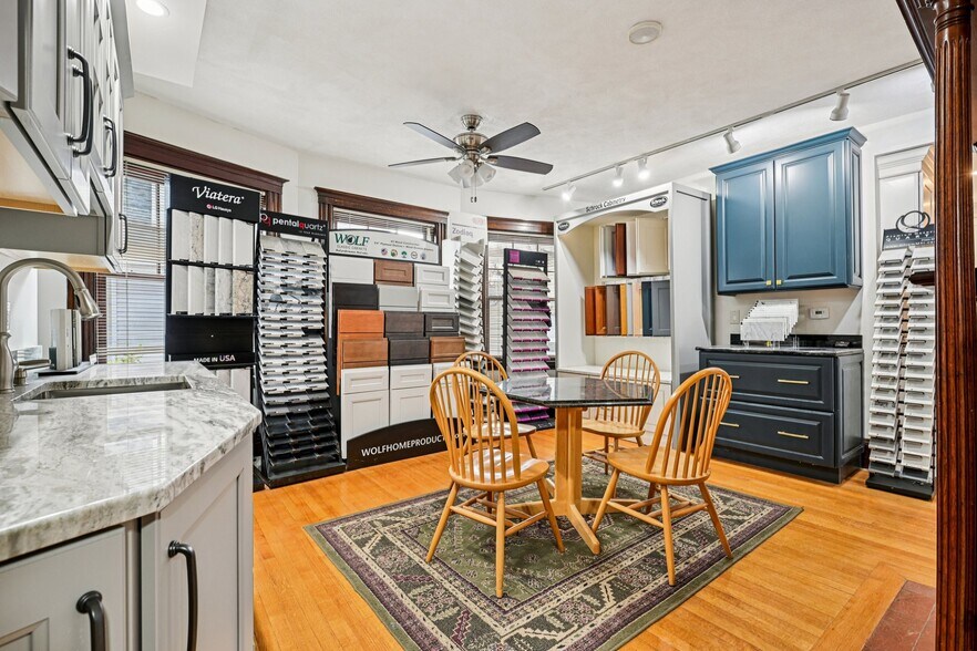 More Photos Of 327 Central St, Saugus Office For Sale