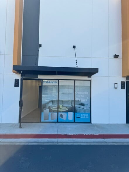 More Photos Of 238-256 W Chestnut Ave, Monrovia Warehouse For Lease
