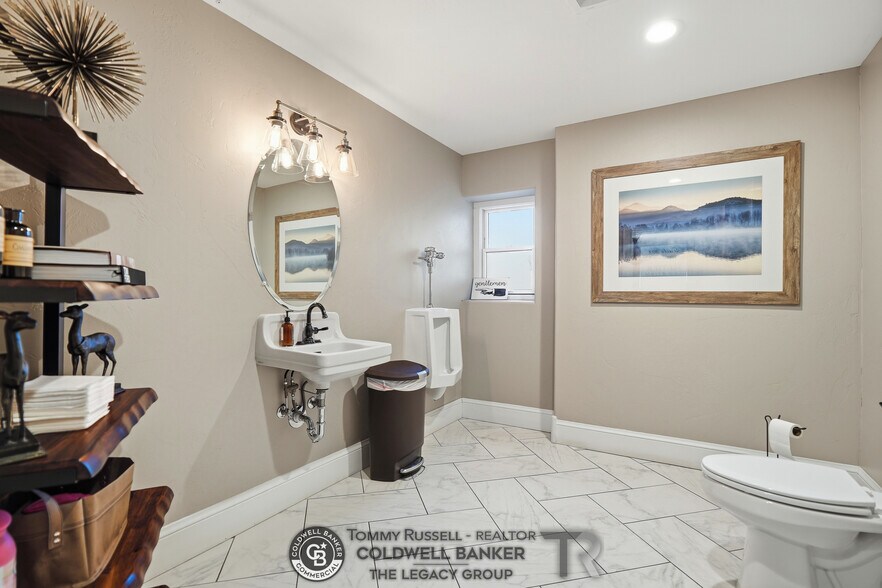 More Photos Of 259 S Center St, Casper Office For Sale