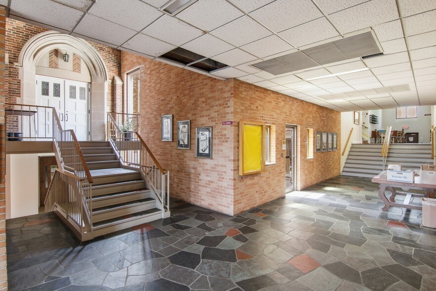 More Photos Of 1115 Greenbrier St, Saint Paul Religious Facility For Sale