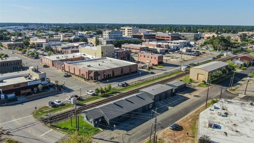 More Photos Of 98 Avenue A, Conroe General Retail For Lease