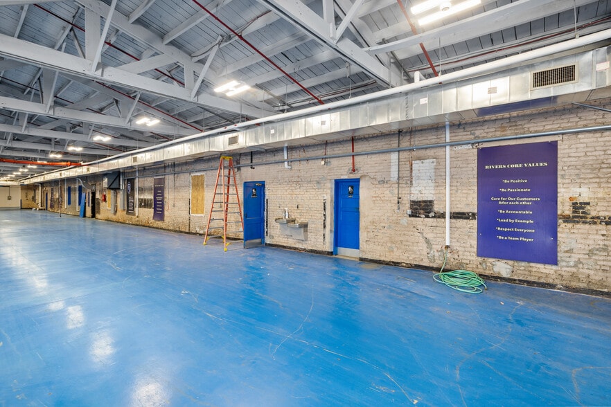 More Photos Of 122 E Laurel St, Mullins Industrial For Sale