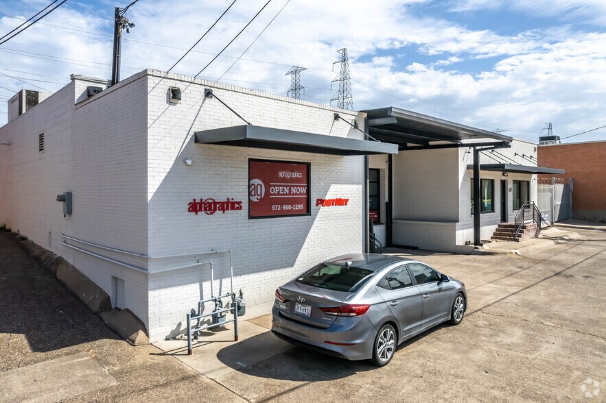 Primary Photo Of 163 Parkhouse St, Dallas Showroom For Lease