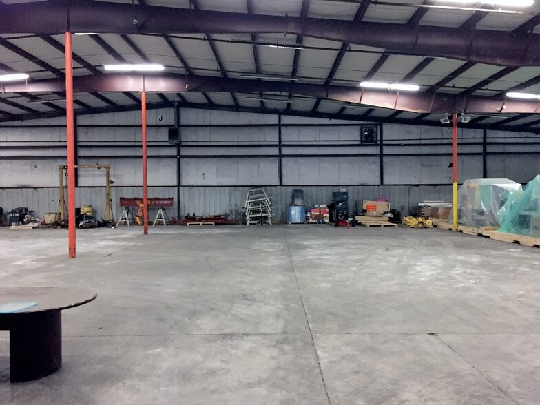 More Photos Of 128 Old Brickyard Ln, Berlin Manufacturing For Lease