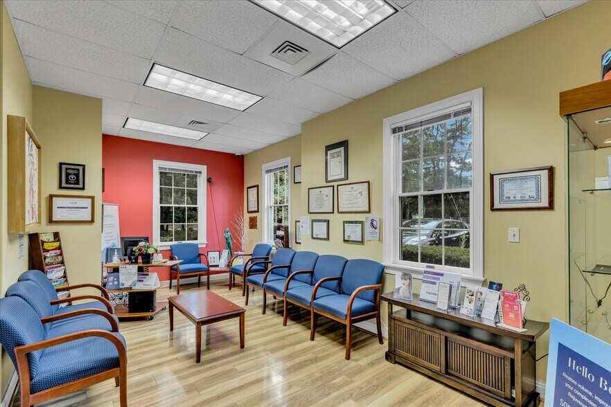 More Photos Of 1330 Phinney's Ln, Hyannis Medical For Sale
