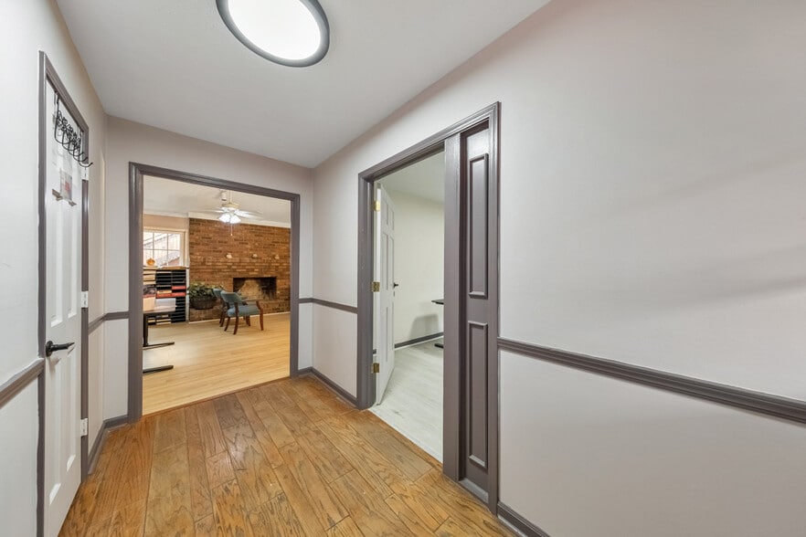 More Photos Of 2440 Sandy Plains Rd, Marietta Office For Sale