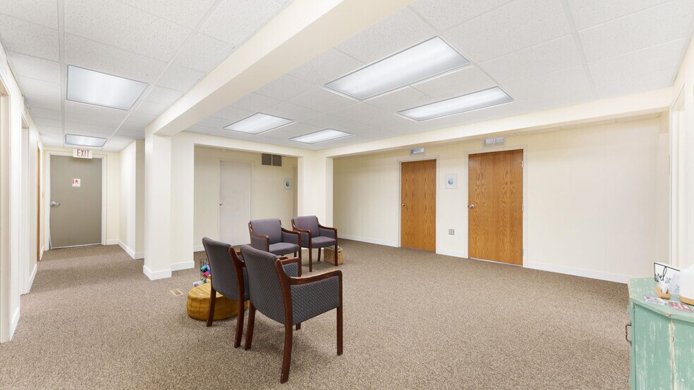 More Photos Of 400 Broadway Ave N, Foley Office For Sale