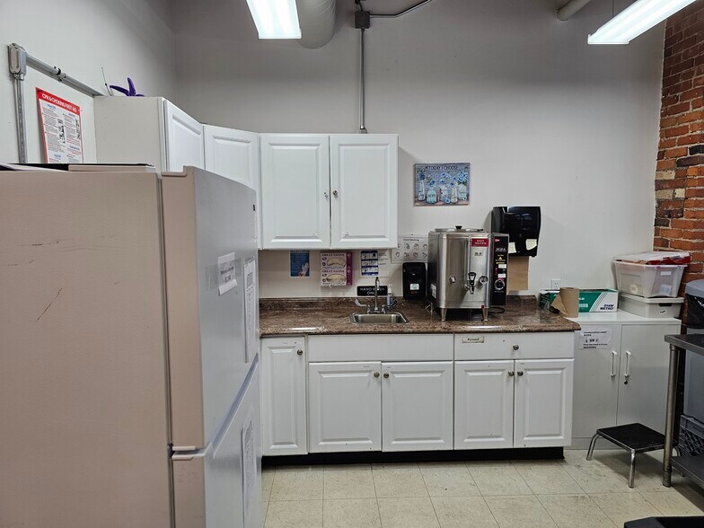 More Photos Of 20 Linden St, Allston Office For Lease