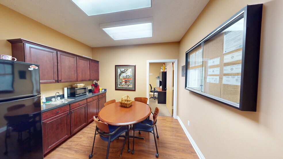 More Photos Of 1503 Glastonbury Dr, Saint Johns Medical For Sale